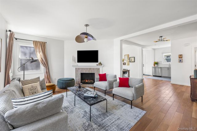 24 Beechhurst Avenue, Floral Park, NY 11001