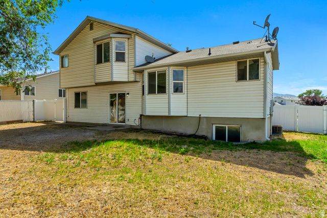 3463 S PARK VISTA DR, West Valley City, UT 84120