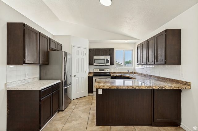 3463 S PARK VISTA DR, West Valley City, UT 84120