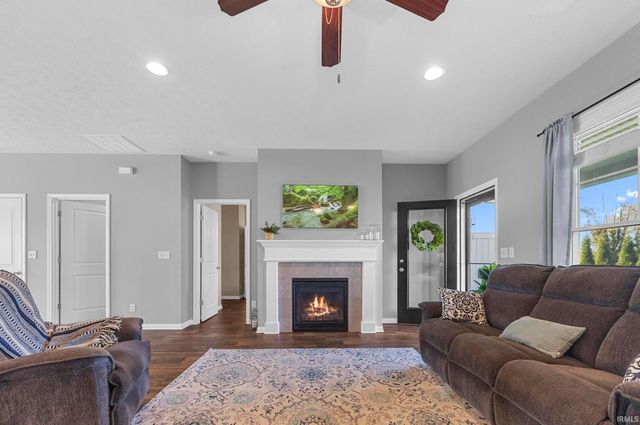 208 W Stellar Way, Huntingburg, IN 47542