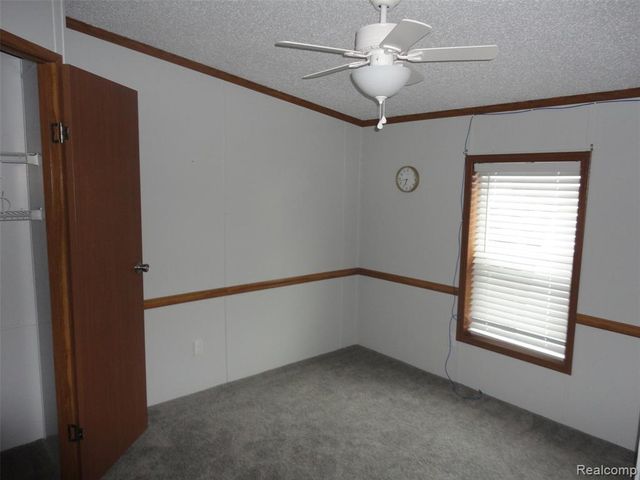 423 Glasgow, Temperance, MI 48182