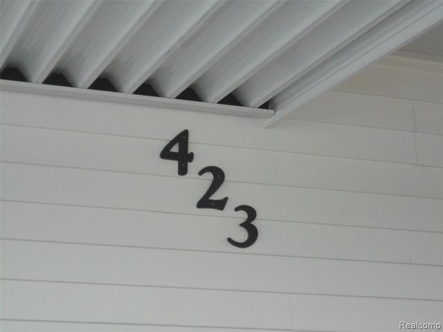 423 Glasgow, Temperance, MI 48182