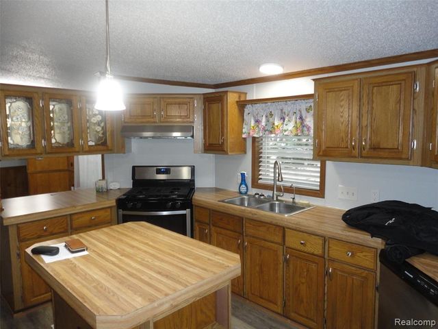 423 Glasgow, Temperance, MI 48182