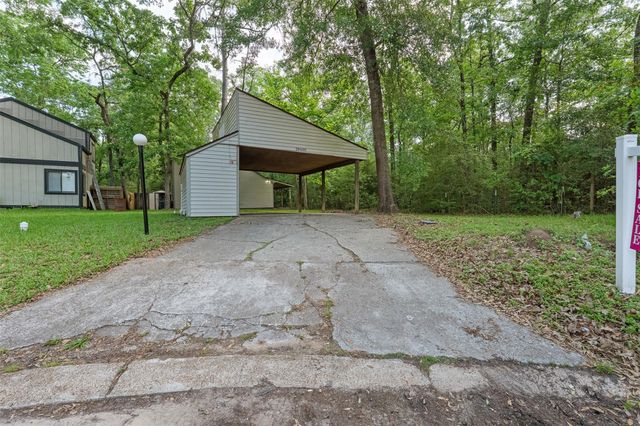 28600 Netawaka Court, Huntsville, TX 77320