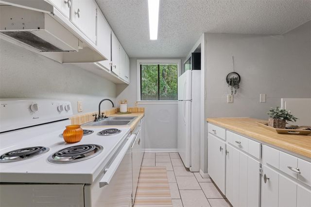 28600 Netawaka Court, Huntsville, TX 77320