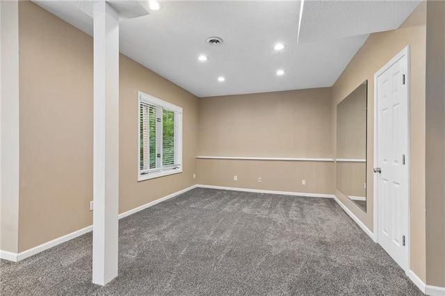 5224 N Main Street, Kansas City, MO 64118