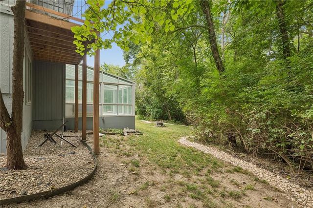 5224 N Main Street, Kansas City, MO 64118