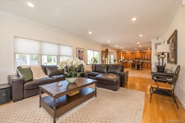 129 Round Swamp Road, Huntington, NY 11743