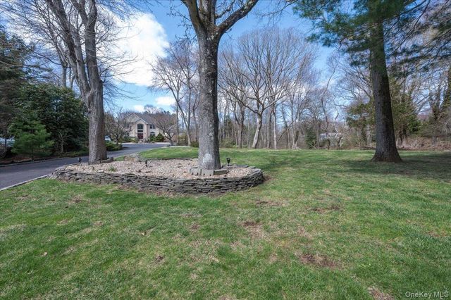 129 Round Swamp Road, Huntington, NY 11743