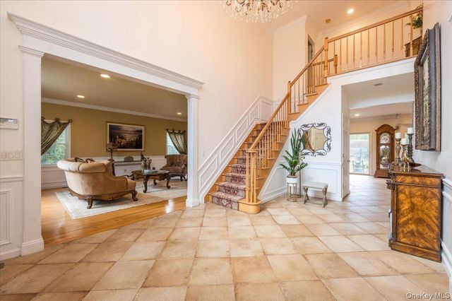 129 Round Swamp Road, Huntington, NY 11743