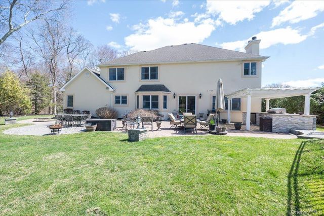 129 Round Swamp Road, Huntington, NY 11743