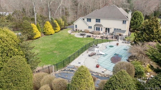 129 Round Swamp Road, Huntington, NY 11743