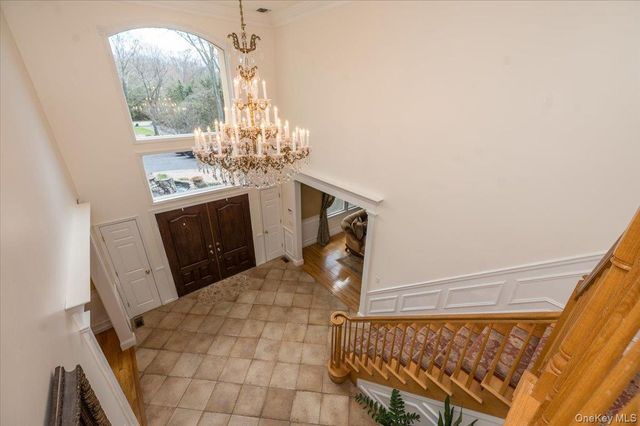 129 Round Swamp Road, Huntington, NY 11743
