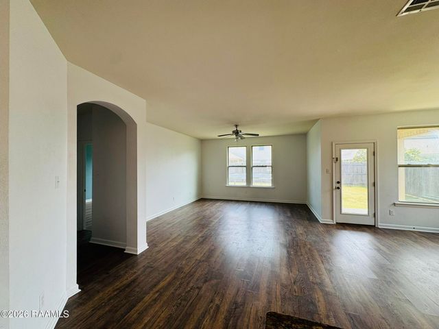 107 Garden Oaks Avenue, Youngsville, LA 70592