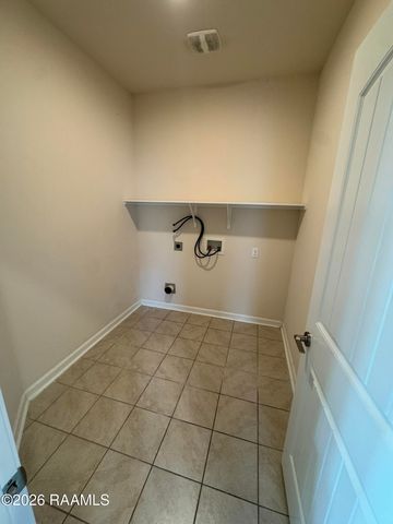 107 Garden Oaks Avenue, Youngsville, LA 70592
