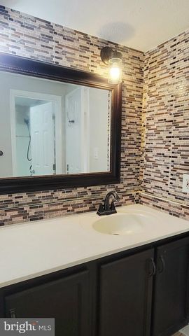 8823 MAPLE AVE, Bowie, MD 20720