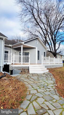 8823 MAPLE AVE, Bowie, MD 20720