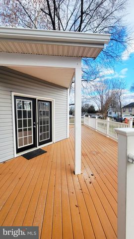 8823 MAPLE AVE, Bowie, MD 20720