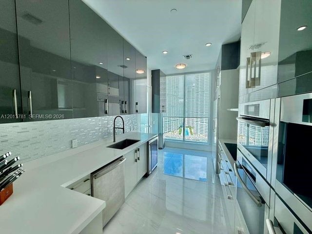 900 Brickell Key Blvd 2604, Miami, FL 33131