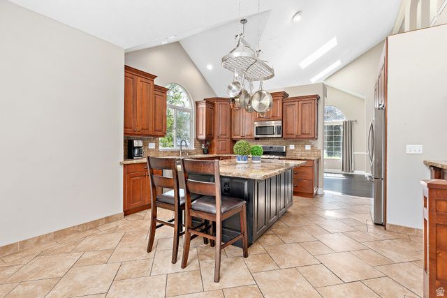 3532 W WINDING CREEK CV, Riverton, UT 84065