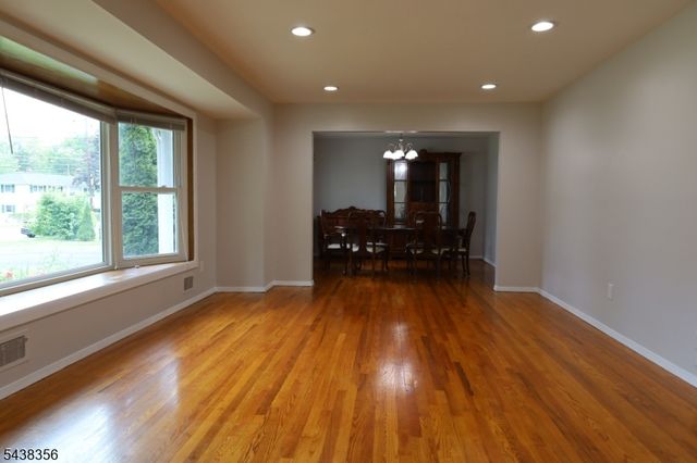 70 Knoll Rd, Parsippany-troy Hills Twp., NJ 07054