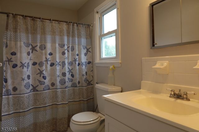 70 Knoll Rd, Parsippany-troy Hills Twp., NJ 07054