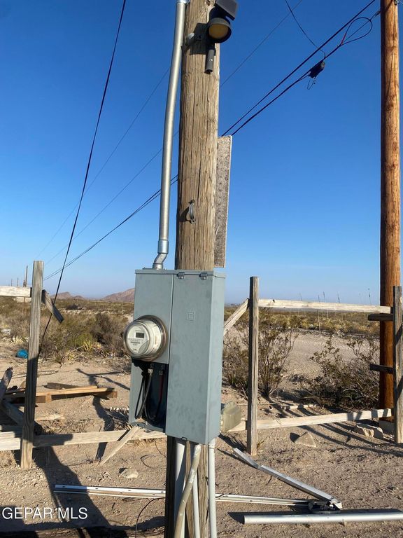 18418 Carinha Avenue, El Paso, TX 79938