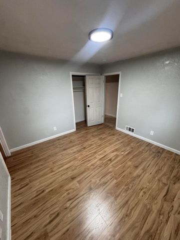 1205 Valencia Drive NE, Albuquerque, NM 87110