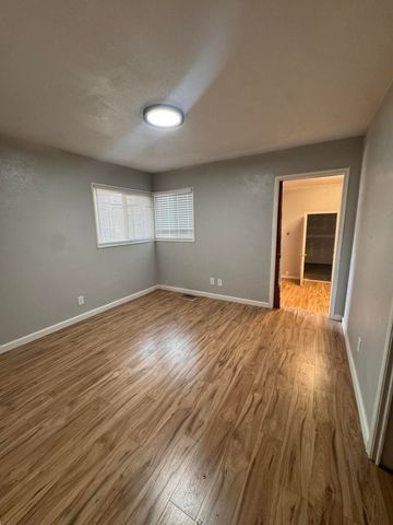 1205 Valencia Drive NE, Albuquerque, NM 87110