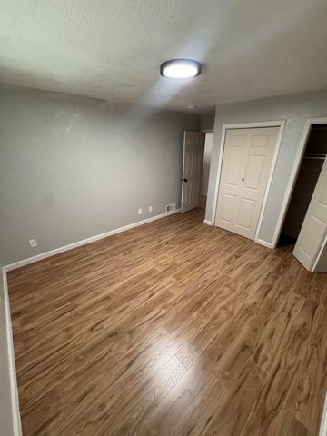 1205 Valencia Drive NE, Albuquerque, NM 87110