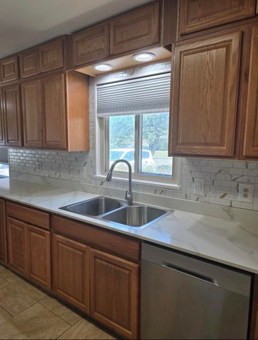 1205 Valencia Drive NE, Albuquerque, NM 87110