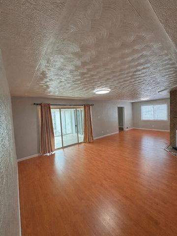 1205 Valencia Drive NE, Albuquerque, NM 87110