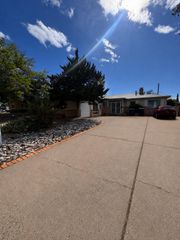 1205 Valencia Drive NE, Albuquerque, NM 87110