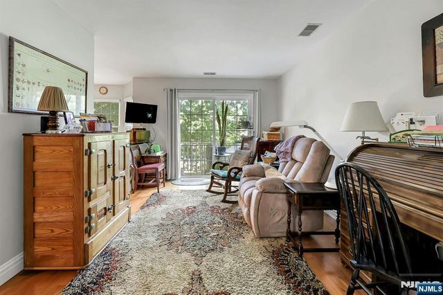 2332 Oliver Court, Mahwah, NJ 07430