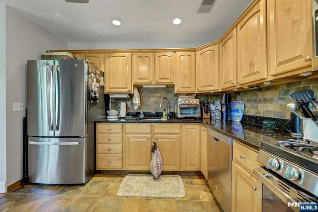 2332 Oliver Court, Mahwah, NJ 07430