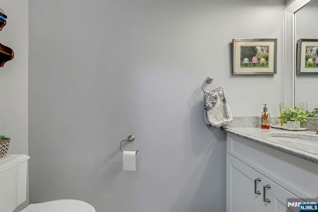 2332 Oliver Court, Mahwah, NJ 07430