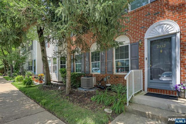 2332 Oliver Court, Mahwah, NJ 07430