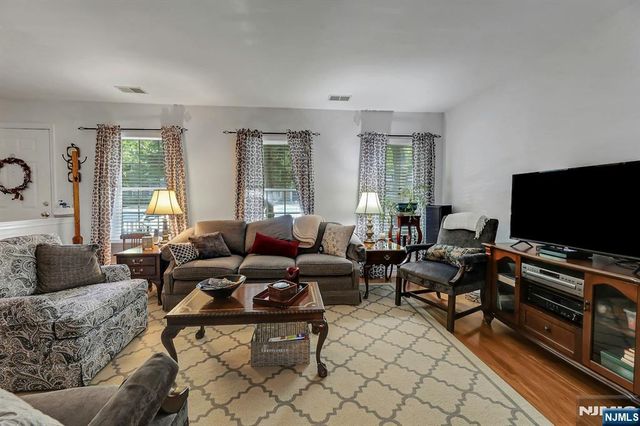 2332 Oliver Court, Mahwah, NJ 07430