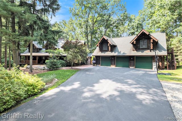 11245 Guyn Drive, Brighton, MI 48114