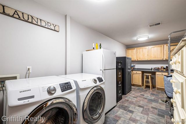 11245 Guyn Drive, Brighton, MI 48114