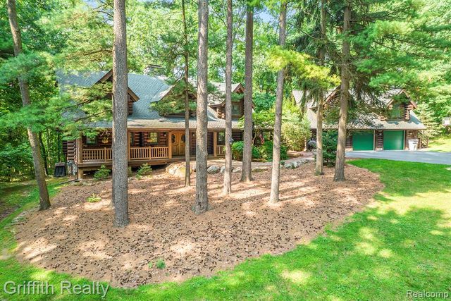 11245 Guyn Drive, Brighton, MI 48114