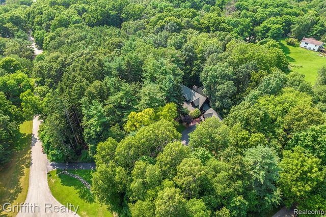 11245 Guyn Drive, Brighton, MI 48114