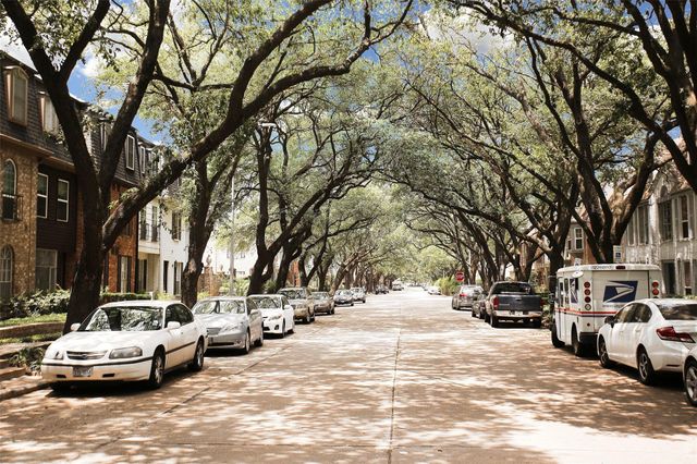 357 N Post Oak Lane 209, Houston, TX 77024