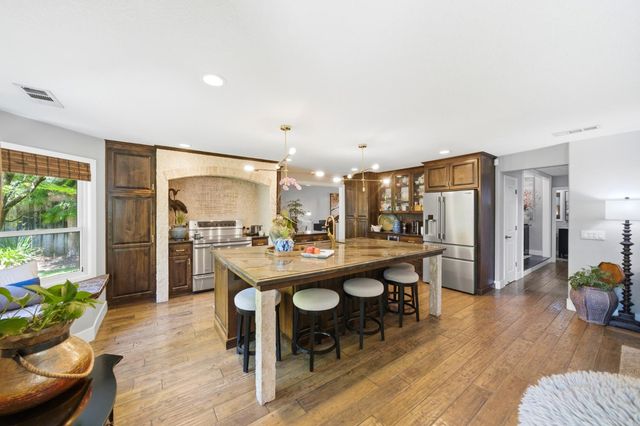 9033 Laguna Lake Way, Elk Grove, CA 95758