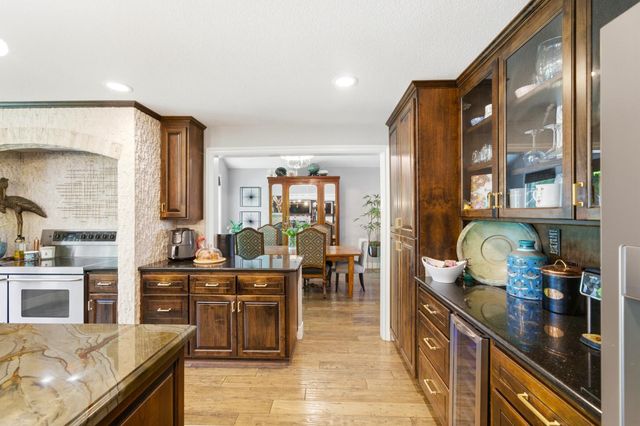 9033 Laguna Lake Way, Elk Grove, CA 95758