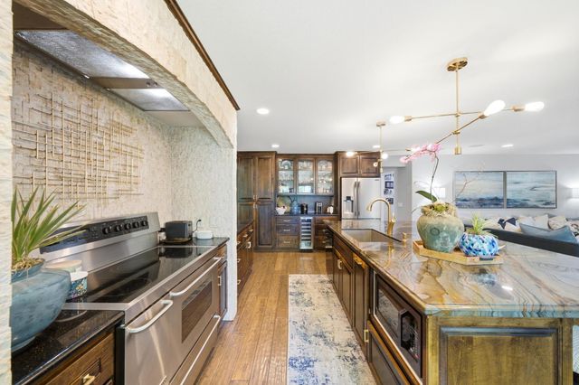 9033 Laguna Lake Way, Elk Grove, CA 95758