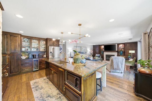 9033 Laguna Lake Way, Elk Grove, CA 95758
