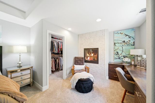 9033 Laguna Lake Way, Elk Grove, CA 95758