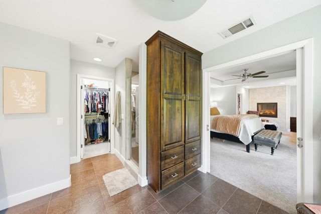 9033 Laguna Lake Way, Elk Grove, CA 95758