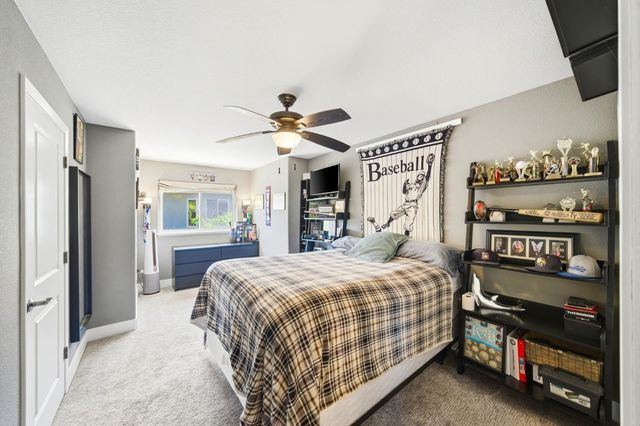 9033 Laguna Lake Way, Elk Grove, CA 95758